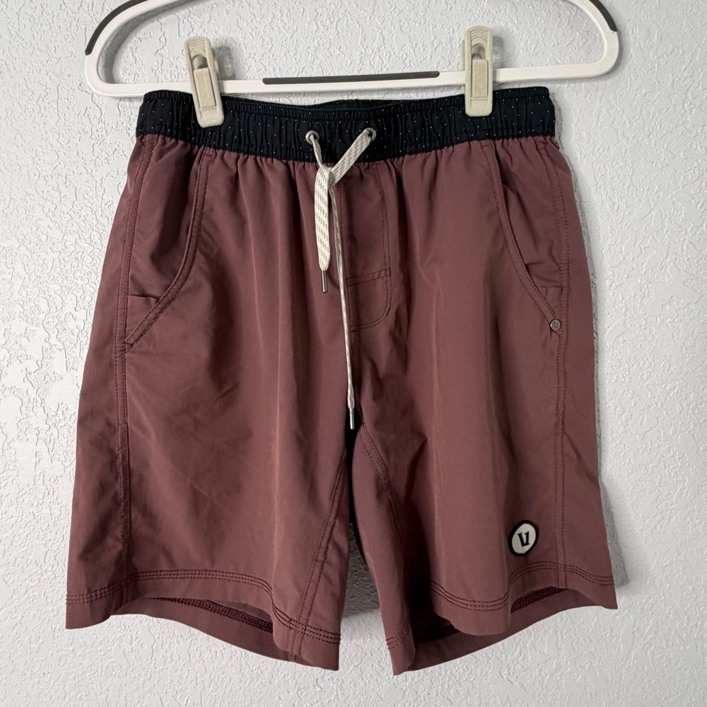 Vuori Men's Kore 5"‎ shorts Size Small Chestnut